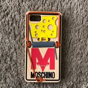 Moschino iPhone 6/6s/7 phone case